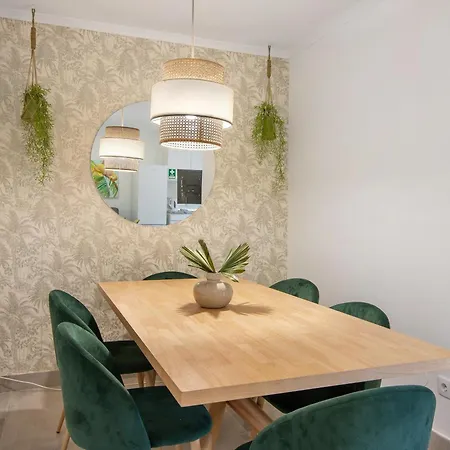 Stunning Modern In Oura Apartmán *