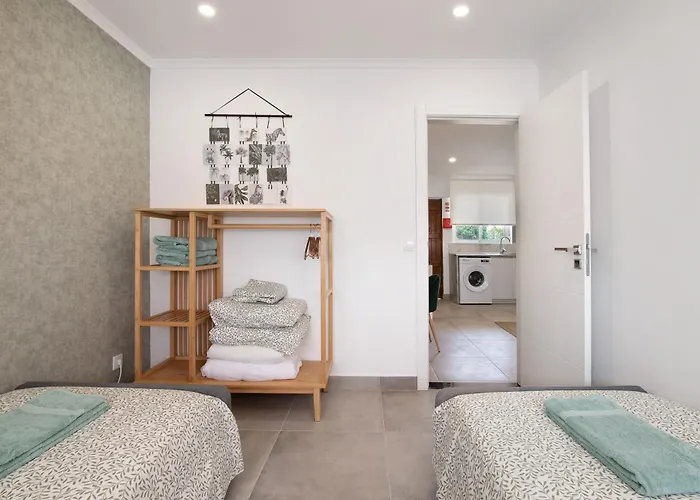 Stunning Modern In Oura Apartman *